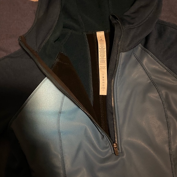 Lululemon reflective hoodie size 6 - Picture 4 of 12